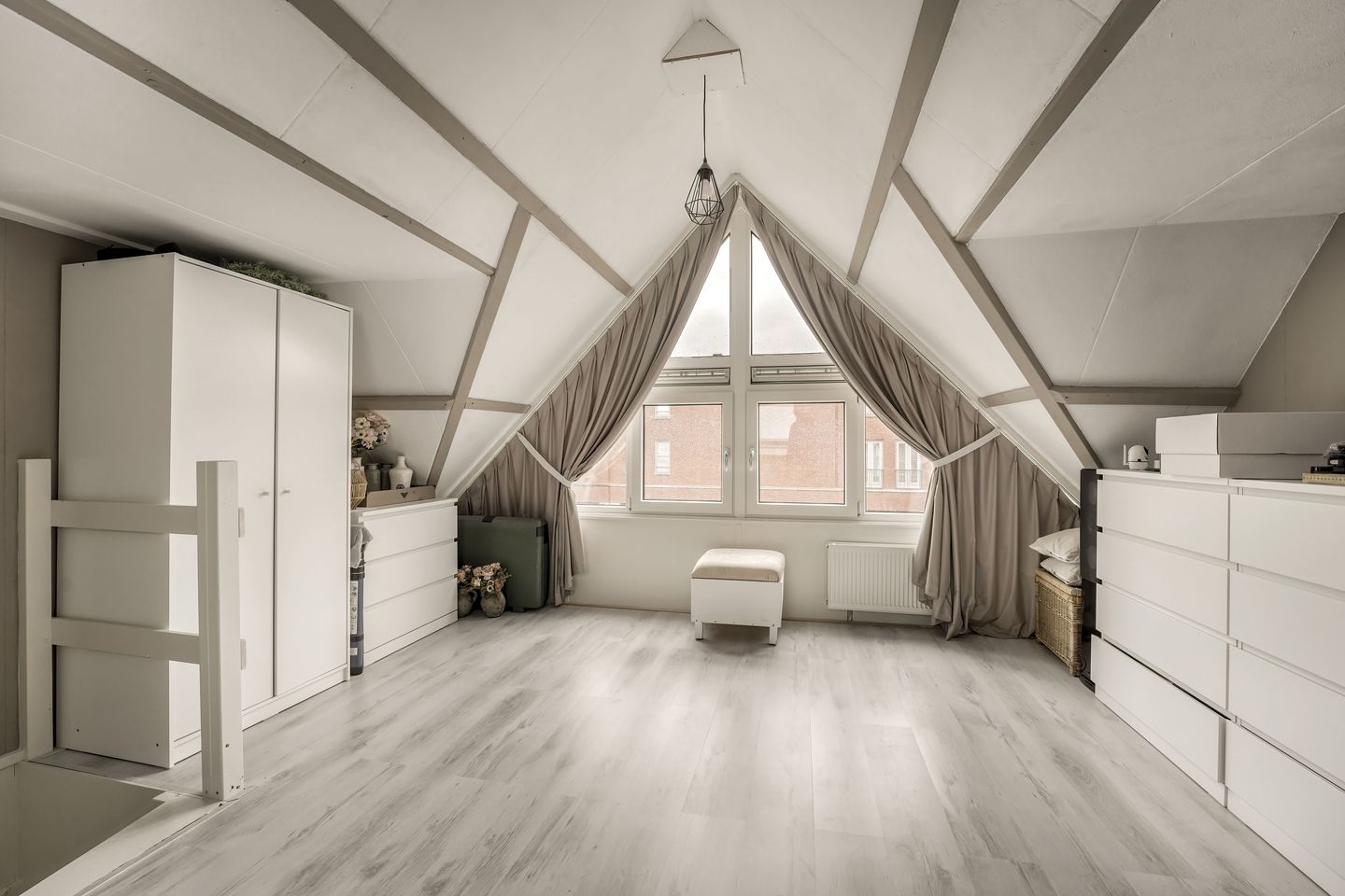 Photo 29 of Erasmusstraat 11