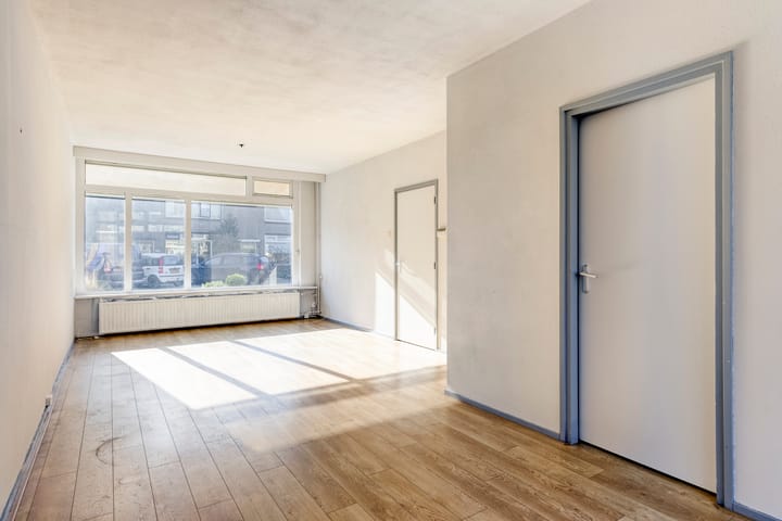 Foto 2 van Van Anrooijstraat 54