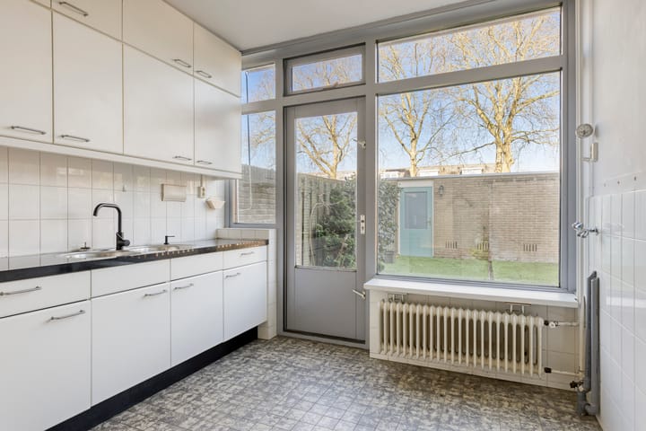 Foto 4 van Van Anrooijstraat 54