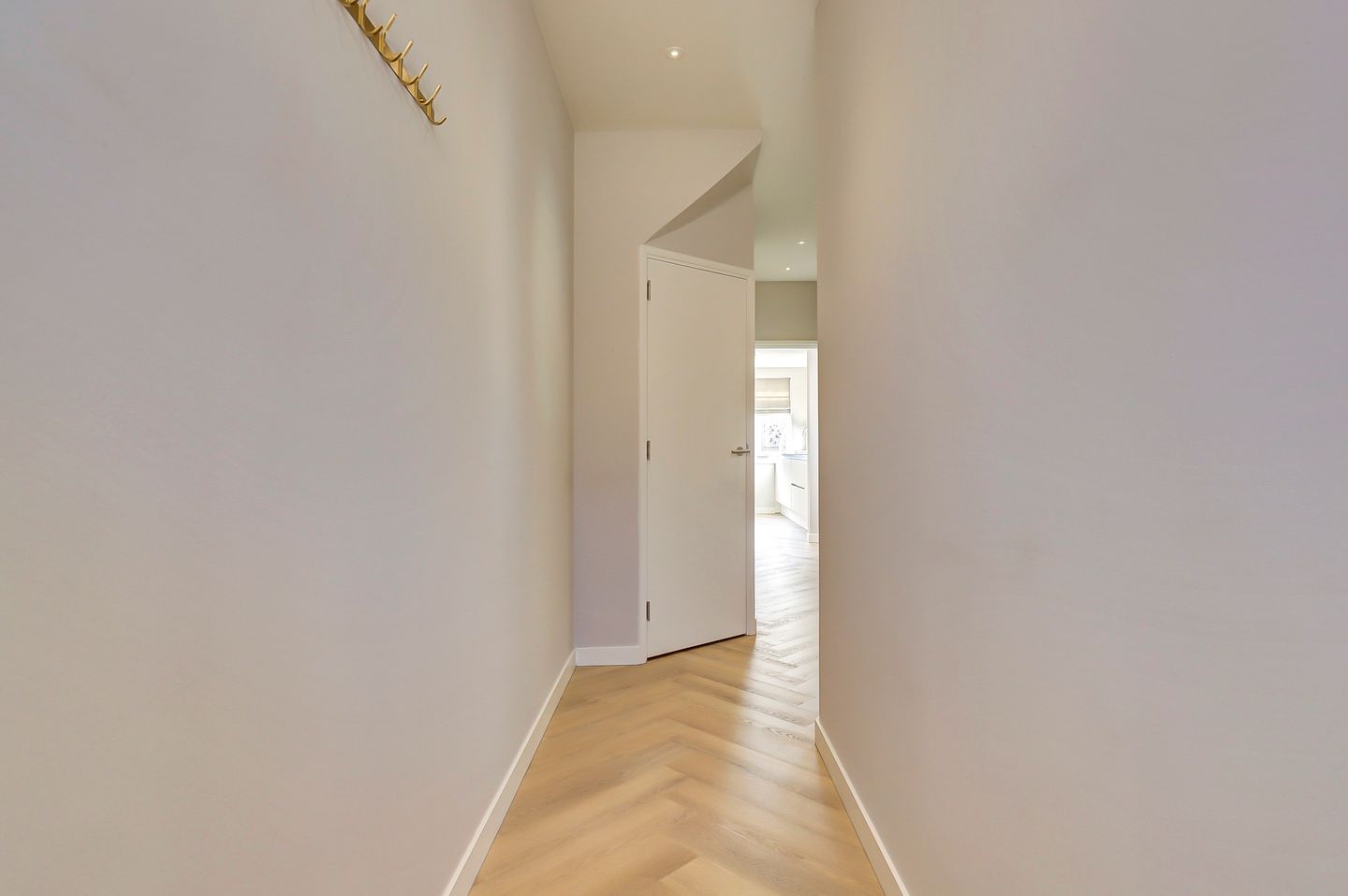 Foto 10 van Adrianastraat 15