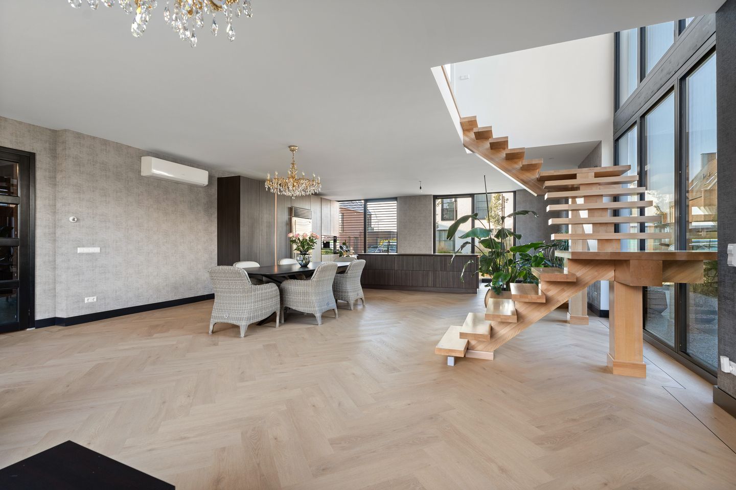 Foto 14 van Fritz Langstraat 5