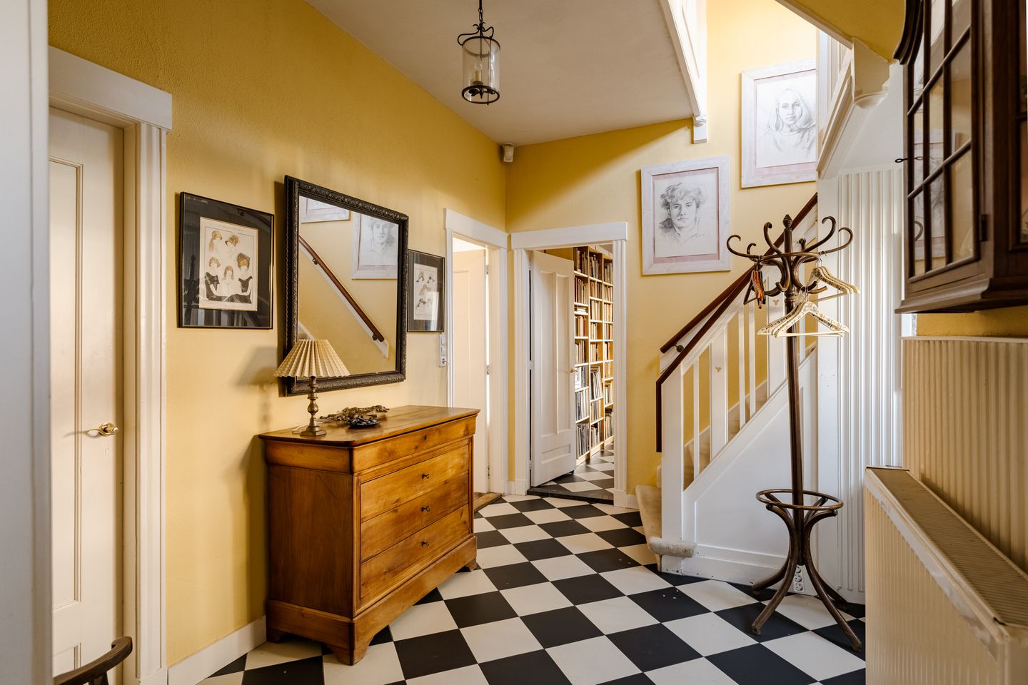 Foto 10 van Dahlialaan 30