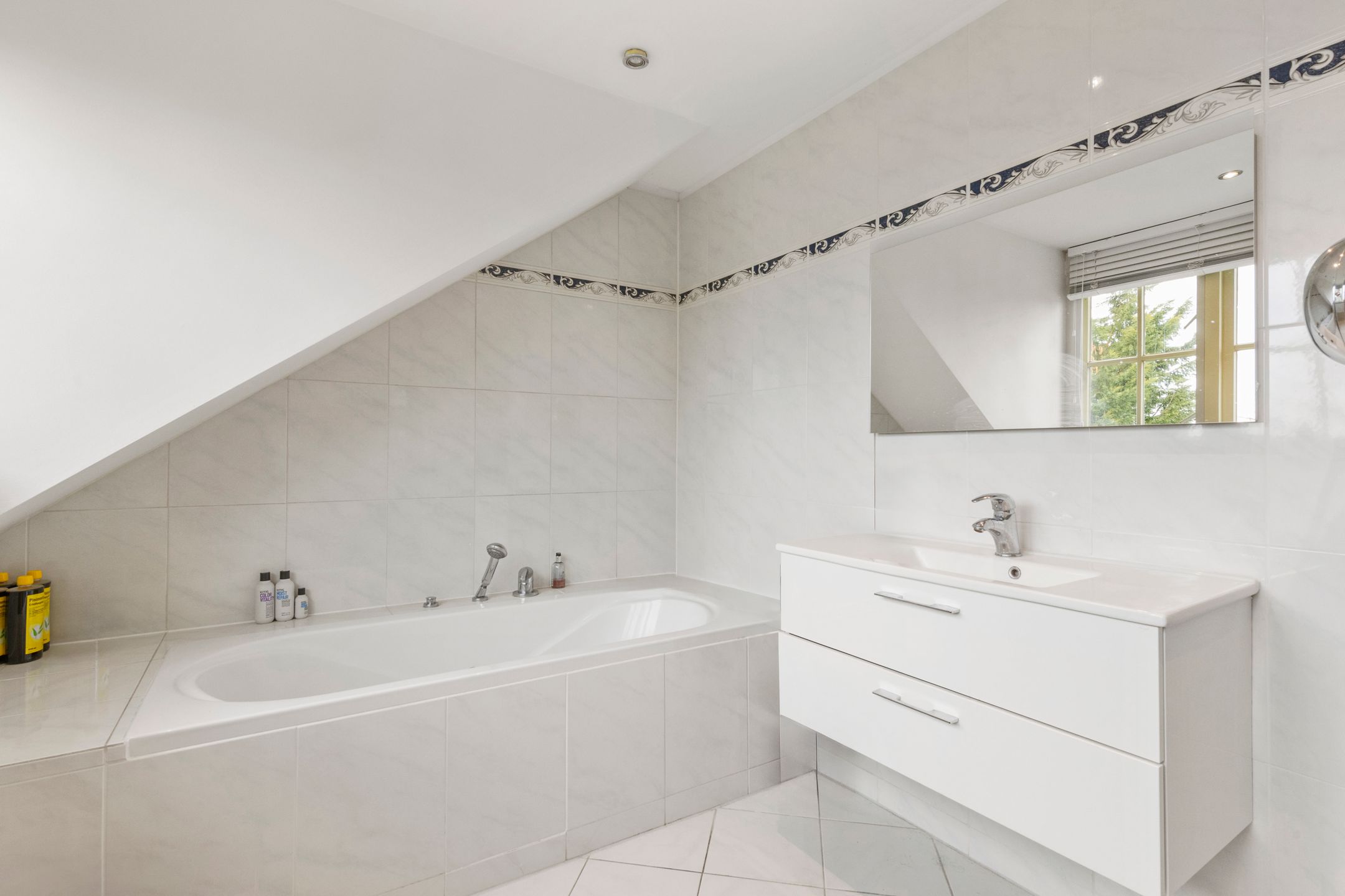 Foto 24 van Nieuw-Loosdrechtsedijk 297