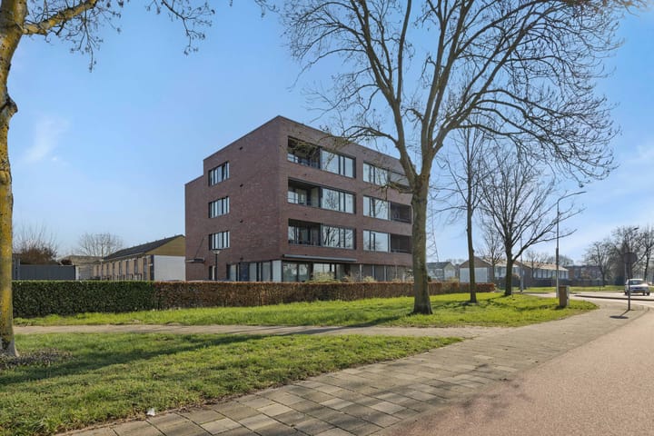 Achtste Donk 22-A main image