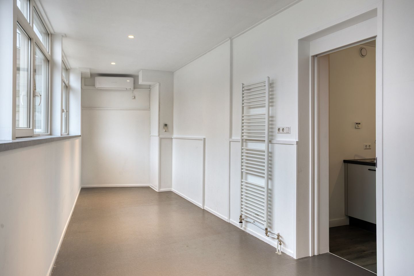 Photo 10 of Vlasmarkt 8-A