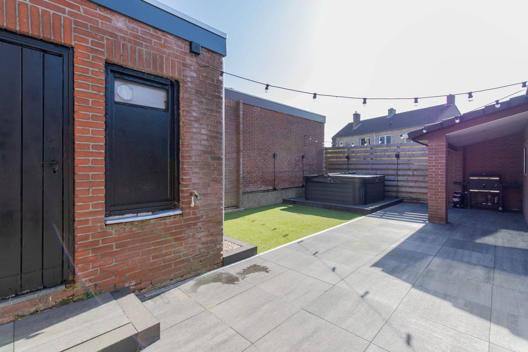 Foto 11 van Moltweg 58