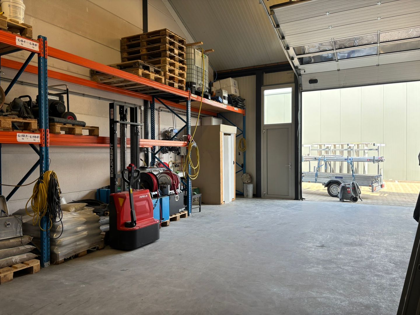 Bekijk foto 2 van Hoofdweg-Zuid 42-l