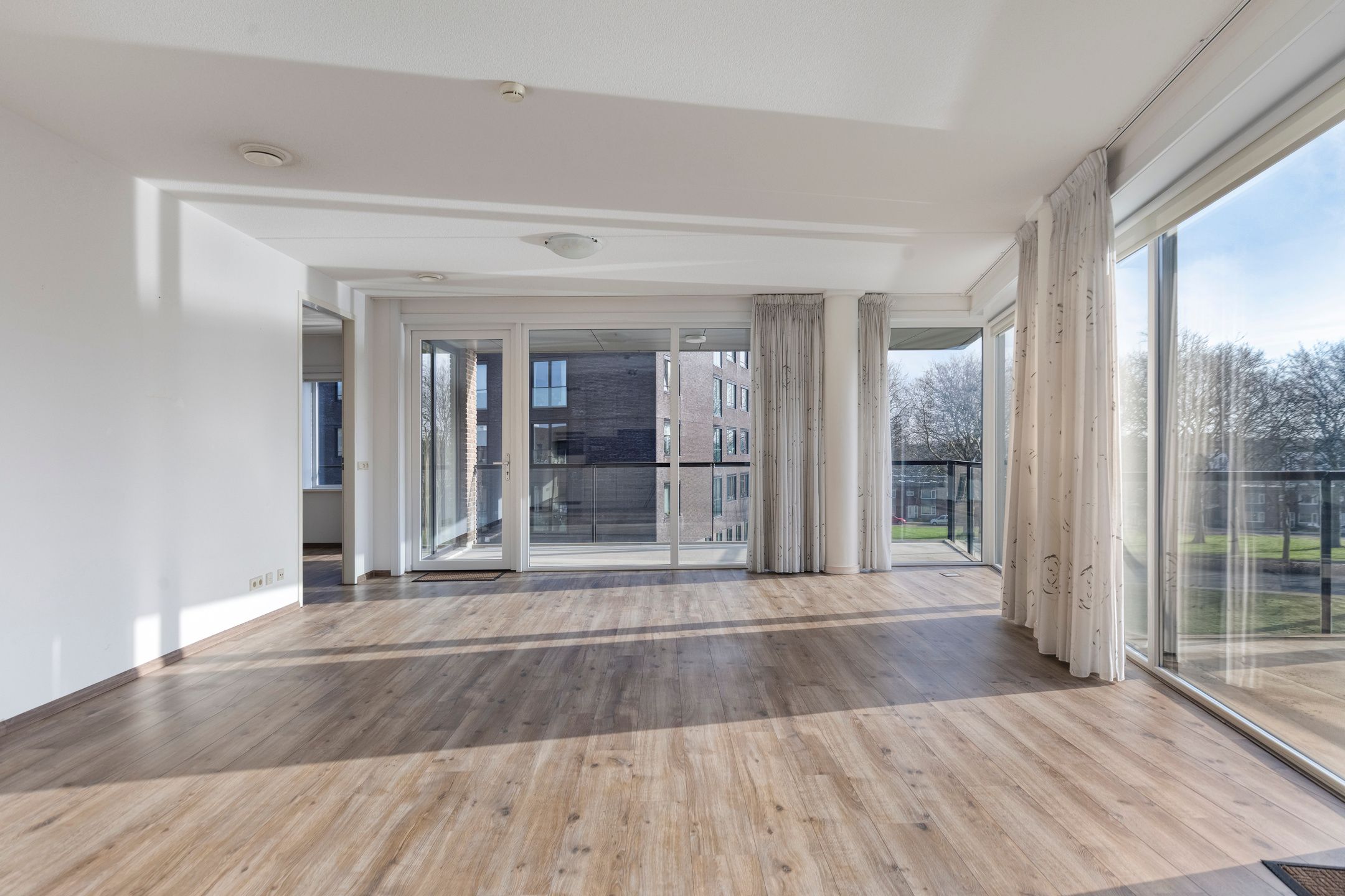 Foto 15 van Alberdingk Thijmstraat 111