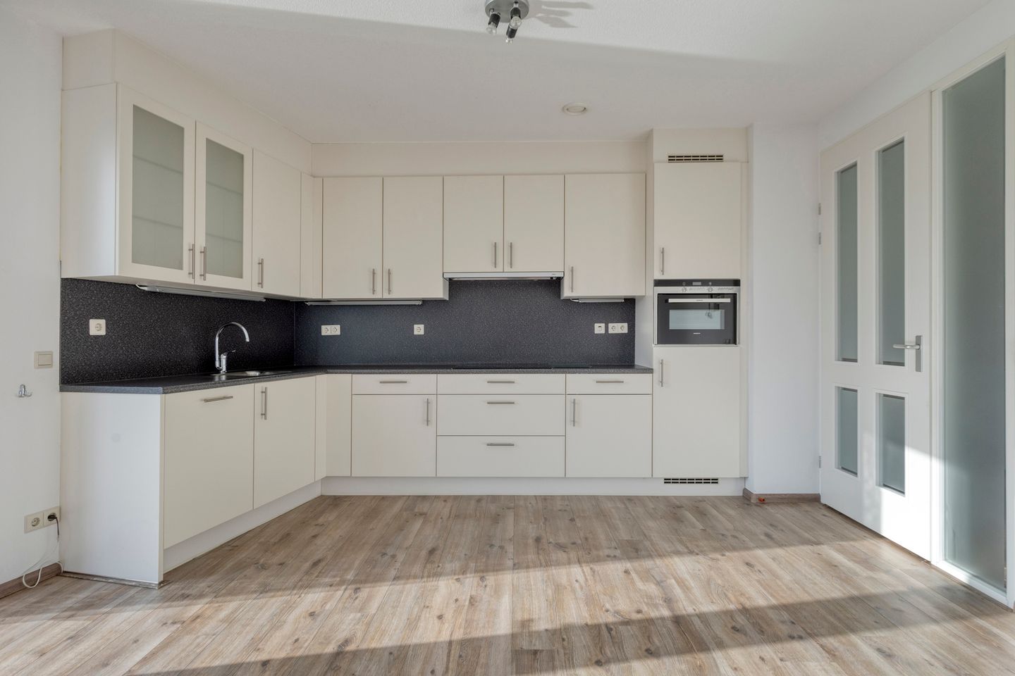 Foto 20 van Alberdingk Thijmstraat 111