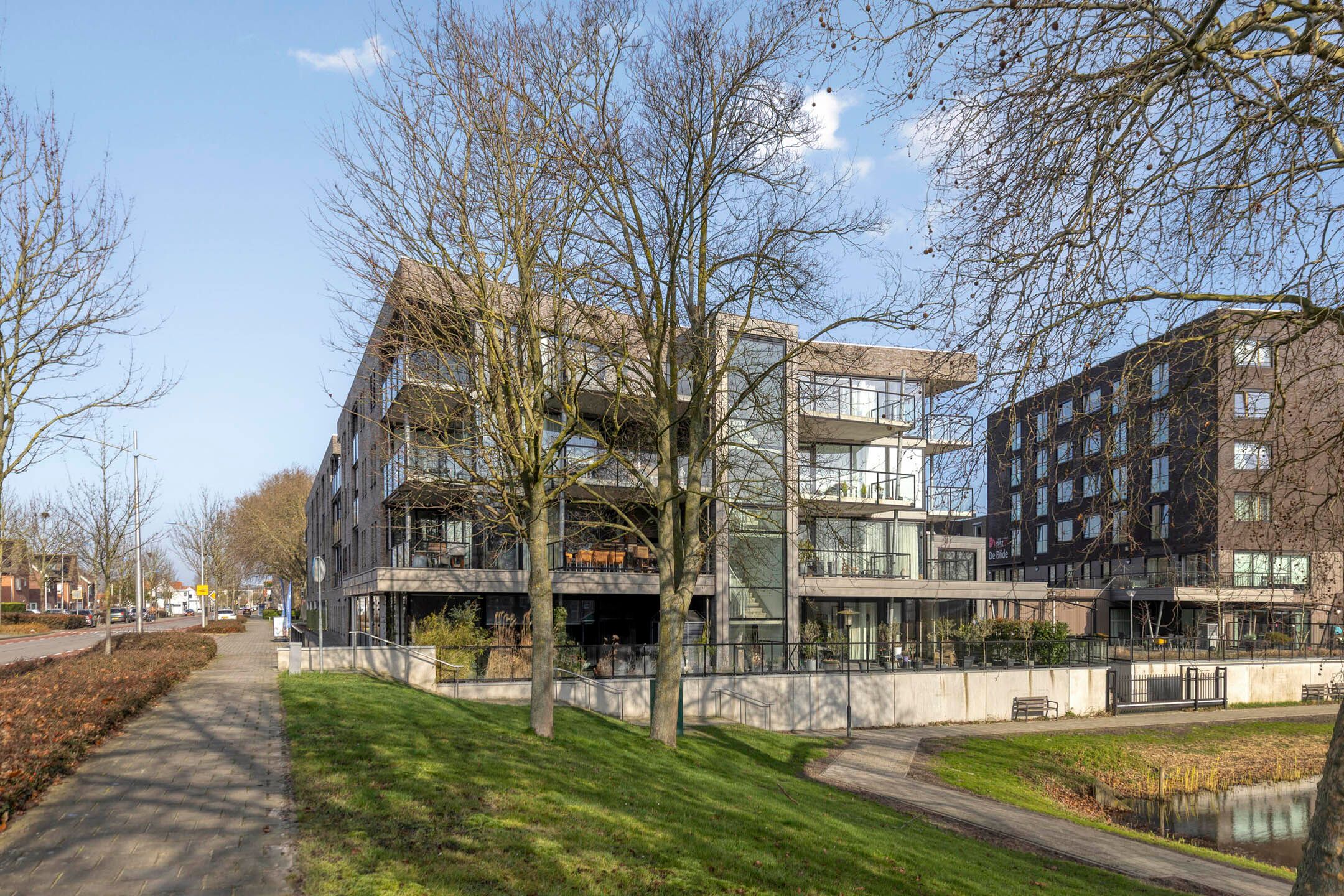 Foto 42 van Alberdingk Thijmstraat 111