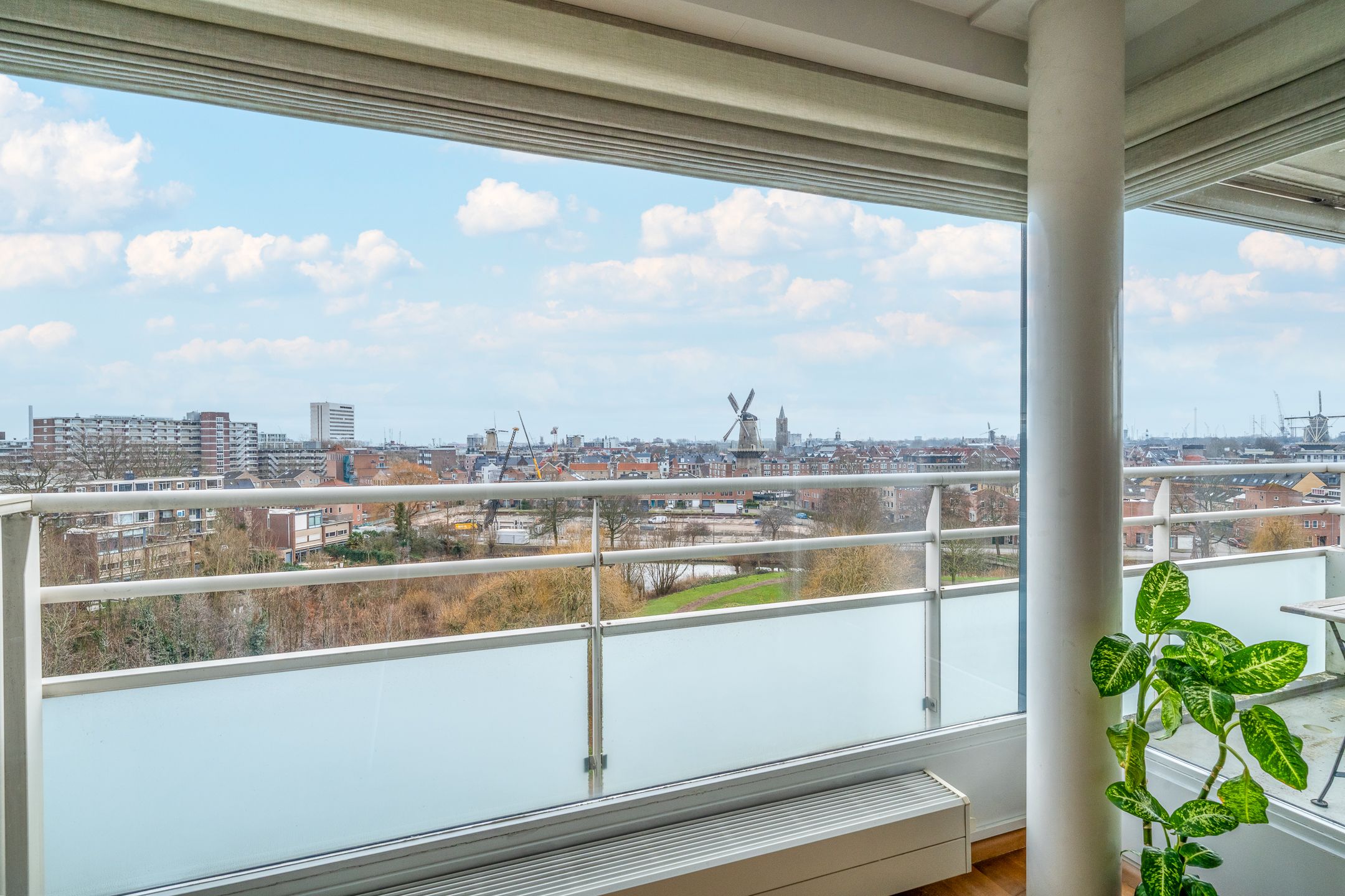 Foto 27 van Joop den Uyllaan 141