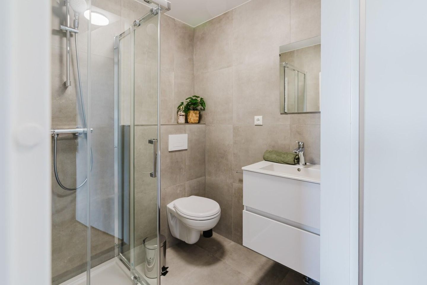 Foto 10 van Limburglaan 5-C07