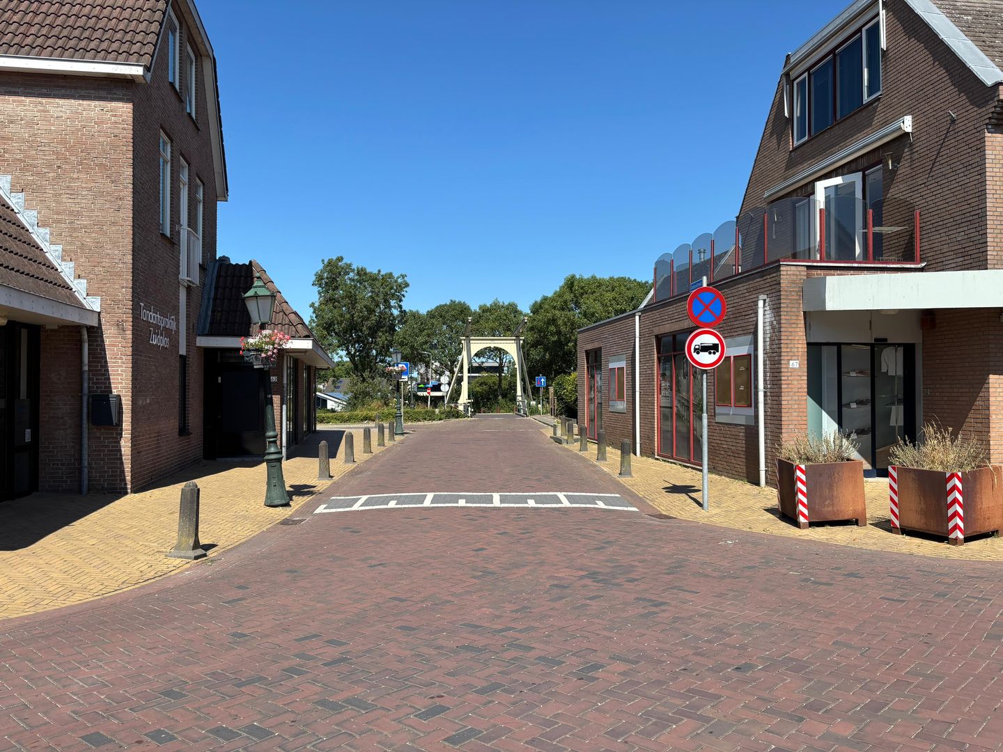 View photo 4 of Dorpsstraat 41