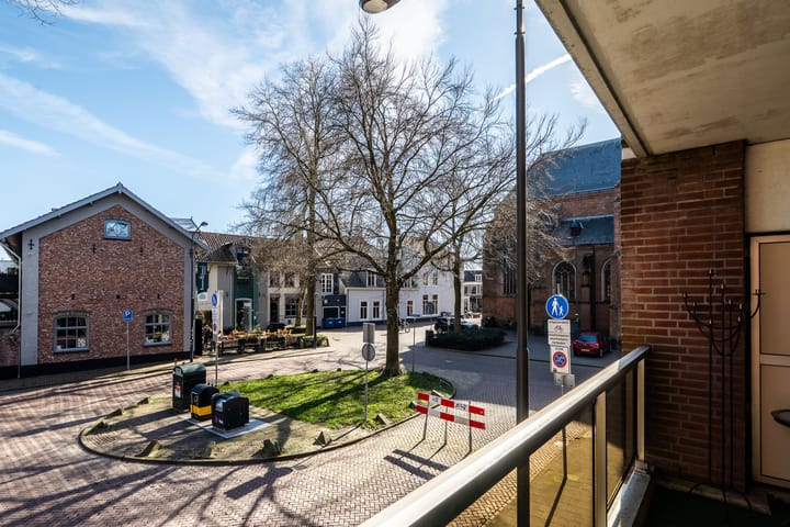 Photo 2 of Waterlooplein 114