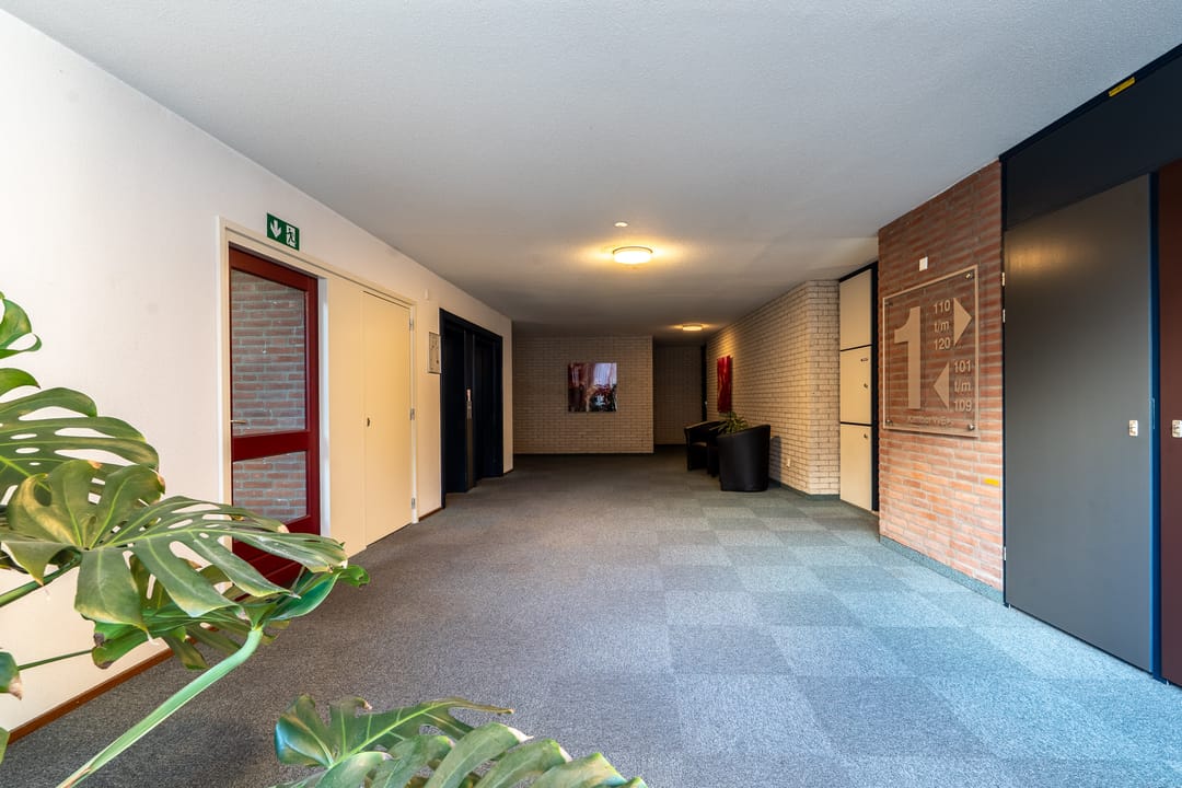 Photo 7 of Waterlooplein 114