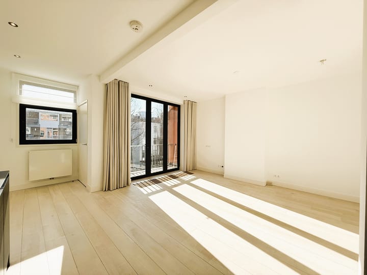 Photo 3 of Van Ostadestraat 208-2