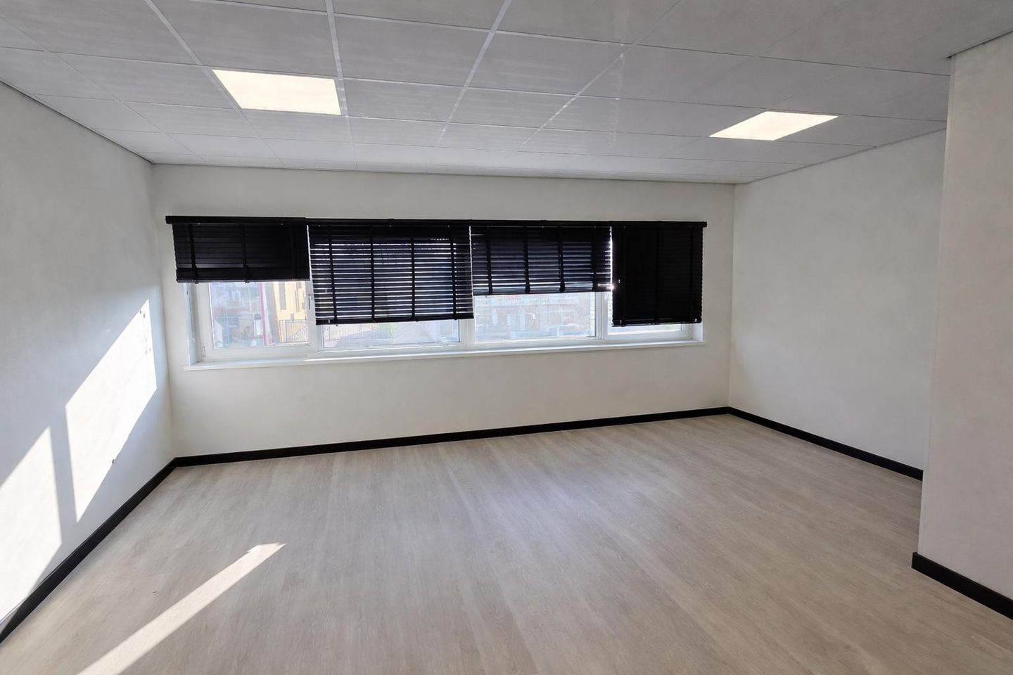 Bekijk foto 3 van Markerkant 10 9-S