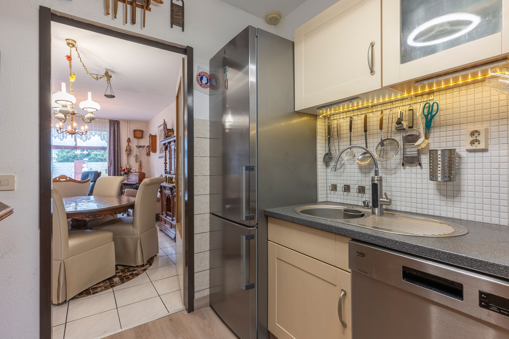 Photo 9 of Caplei 10