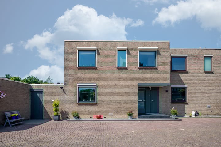 Photo 2 of Willem Alexanderweg 27