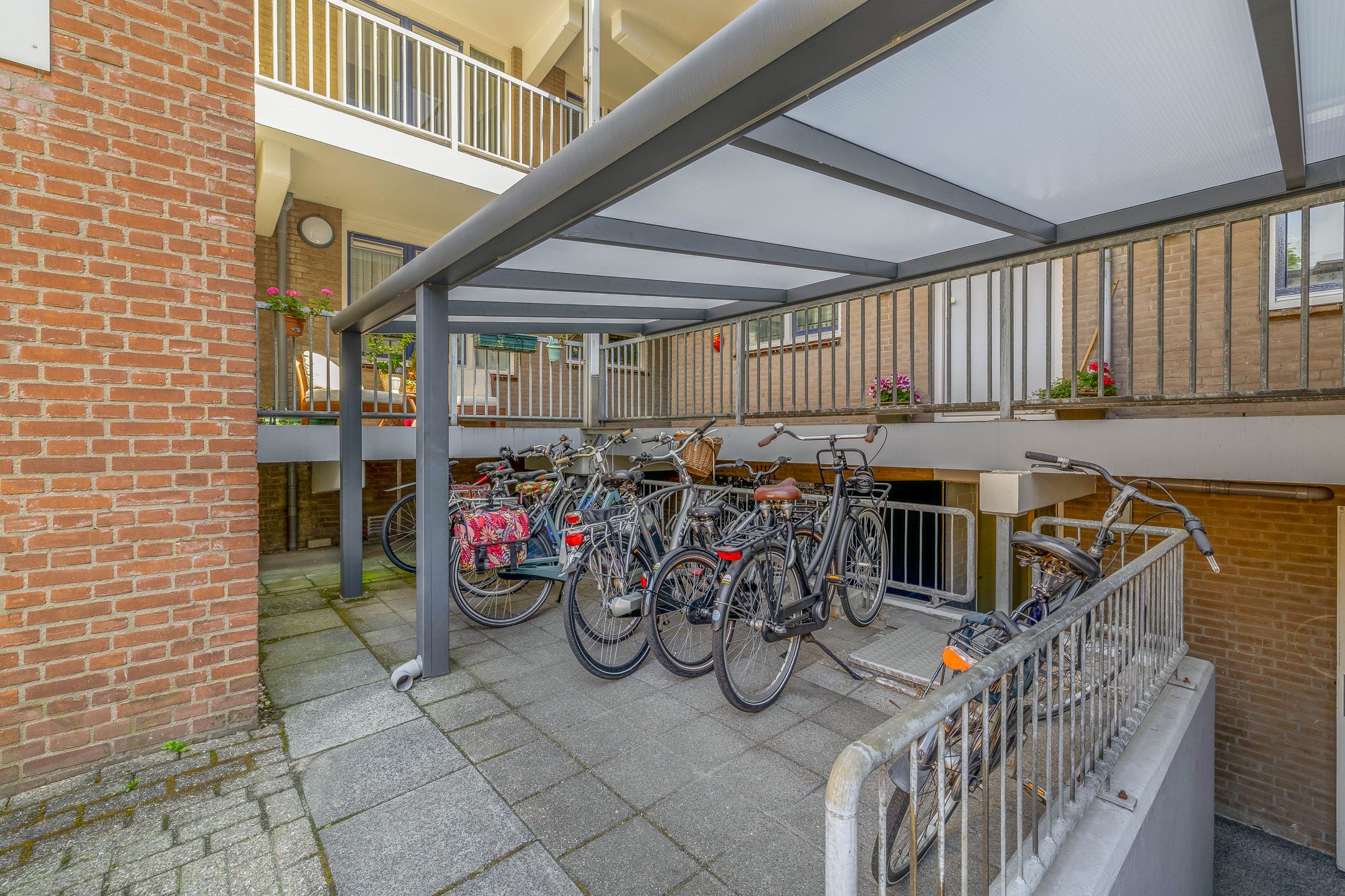 Photo 27 of Griffioenstraat 38