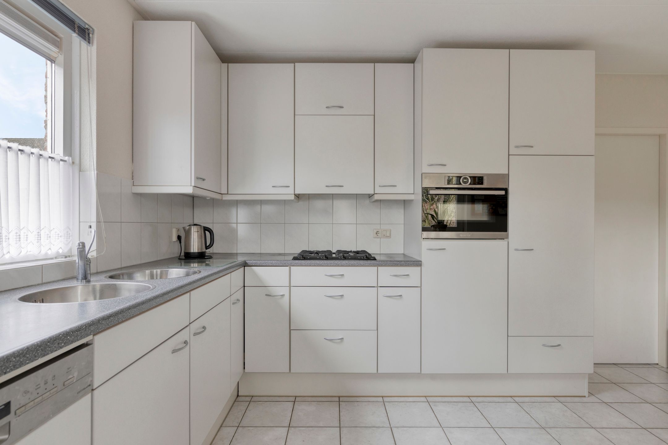 Photo 15 of Meidoornstraat 7