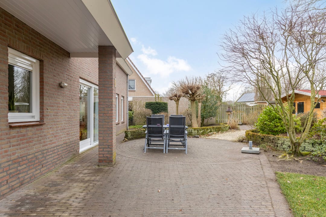 Photo 32 of Meidoornstraat 7