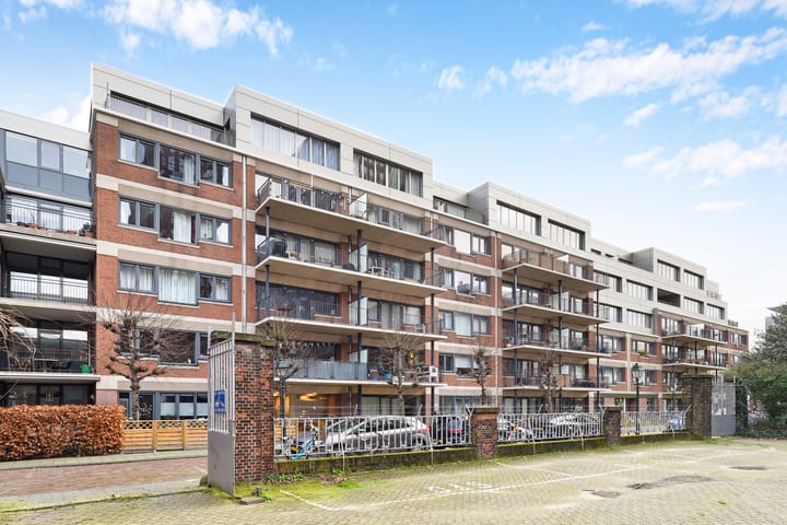 Photo 2 of Koningin Sophiestraat 132