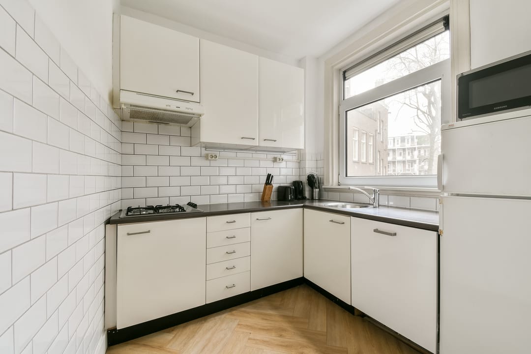 Photo 7 of Amaliastraat 22-1