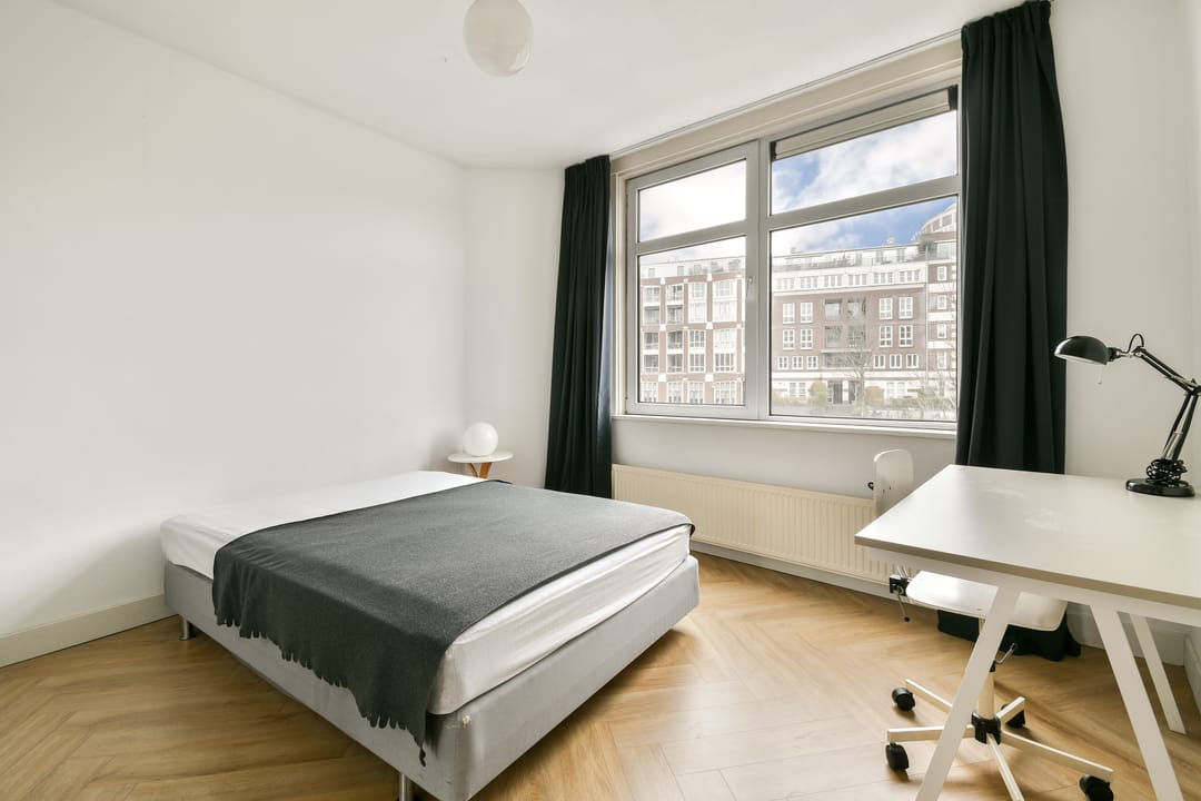 Photo 11 of Amaliastraat 22-1