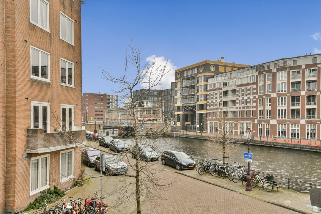 Photo 17 of Amaliastraat 22-1