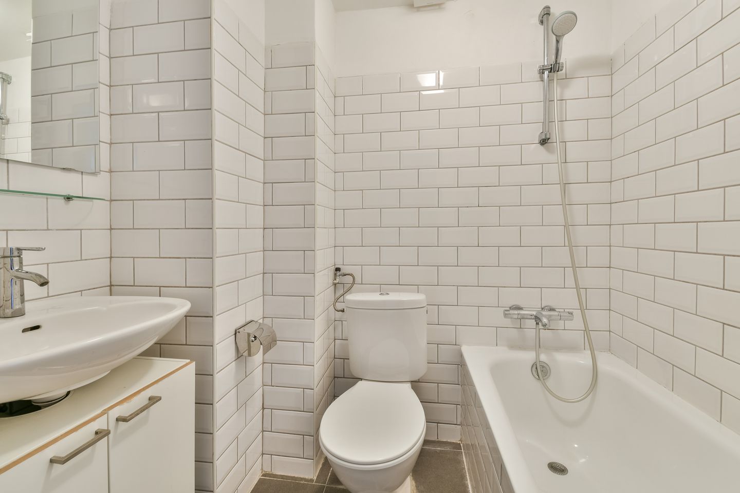 Photo 14 of Amaliastraat 22-1