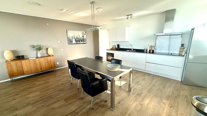 Photo 4 of Anna van Buerenplein 272