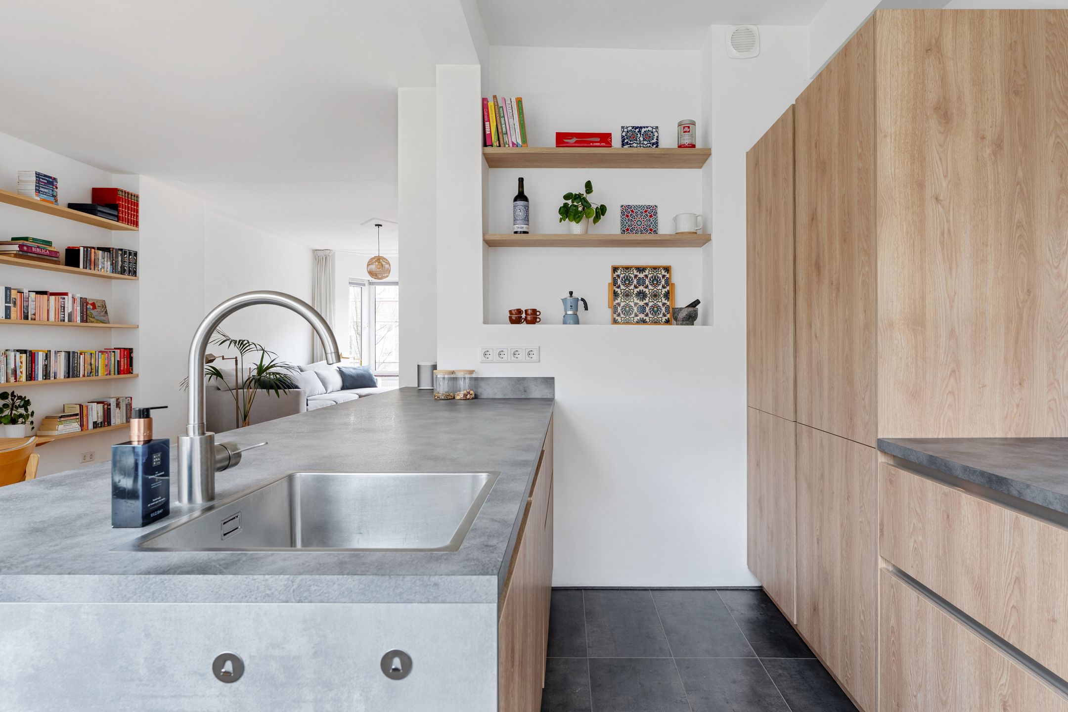 Photo 18 of Nolensstraat 25-B01