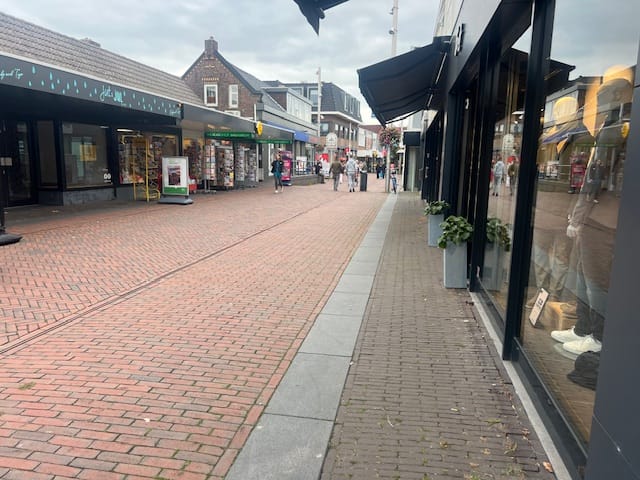 Bekijk foto 3 van Onderlangs 12