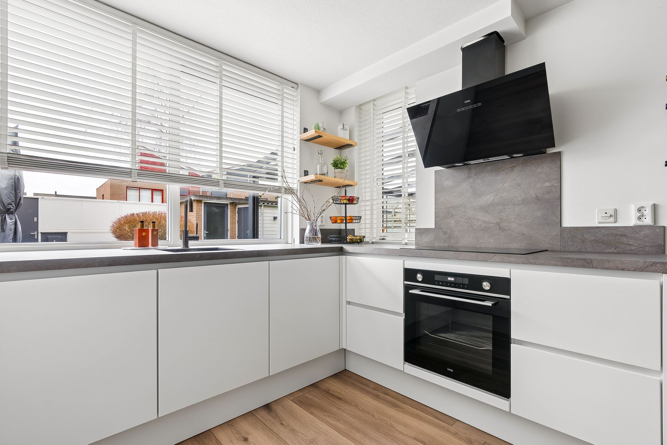 Foto 24 van Jan van Eyckstraat 9