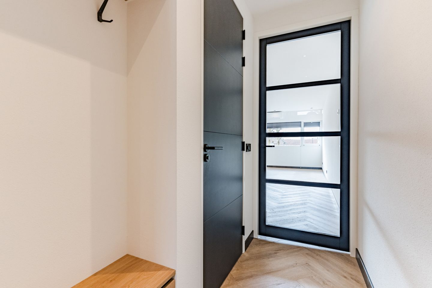 Photo 5 of Willibrorduslaan 10-E