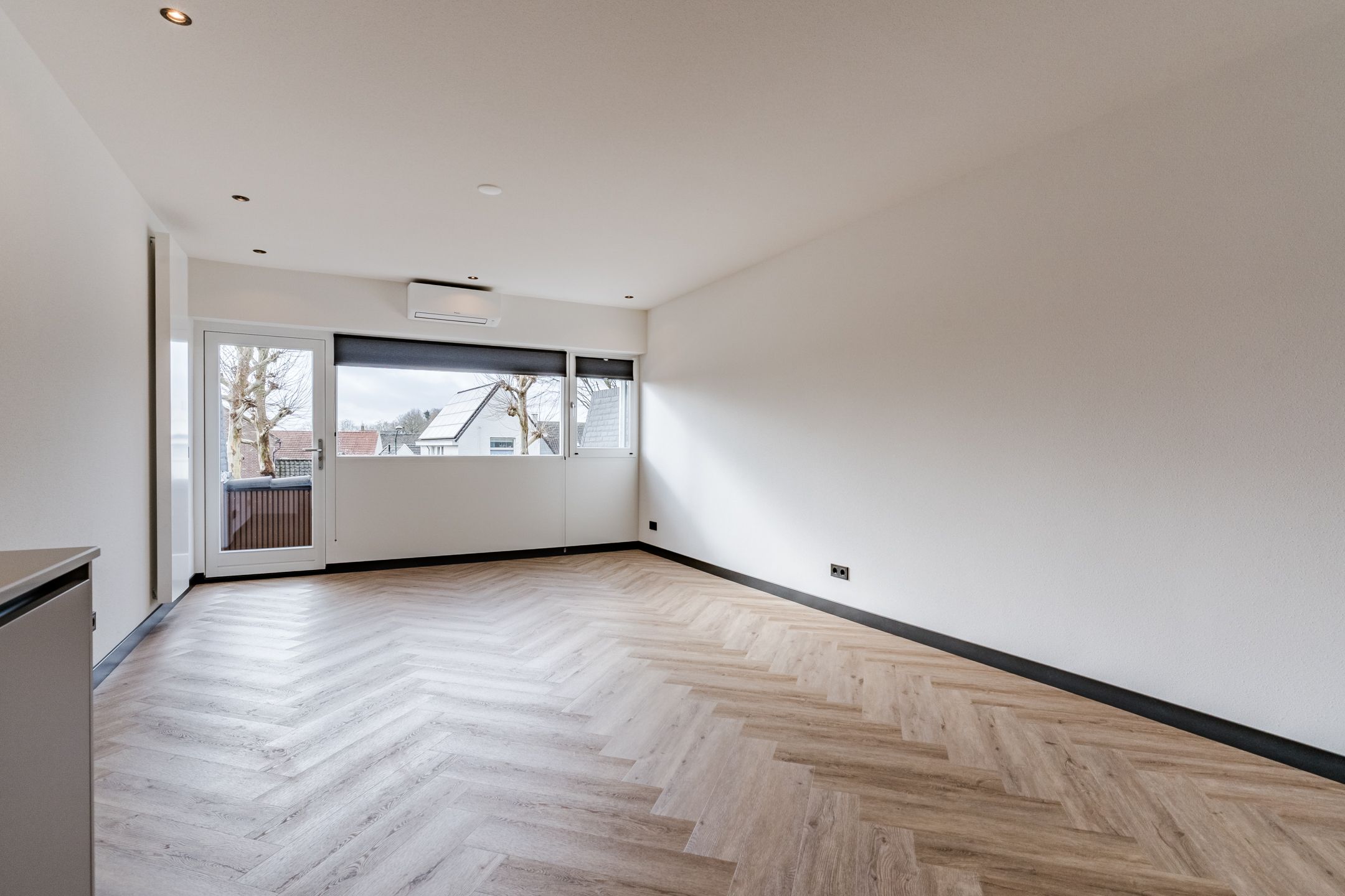 Photo 12 of Willibrorduslaan 10-E