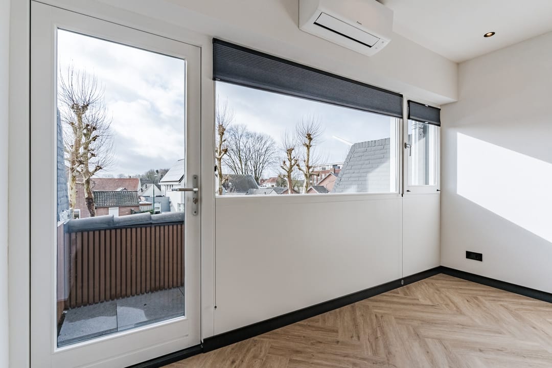 Photo 13 of Willibrorduslaan 10-E