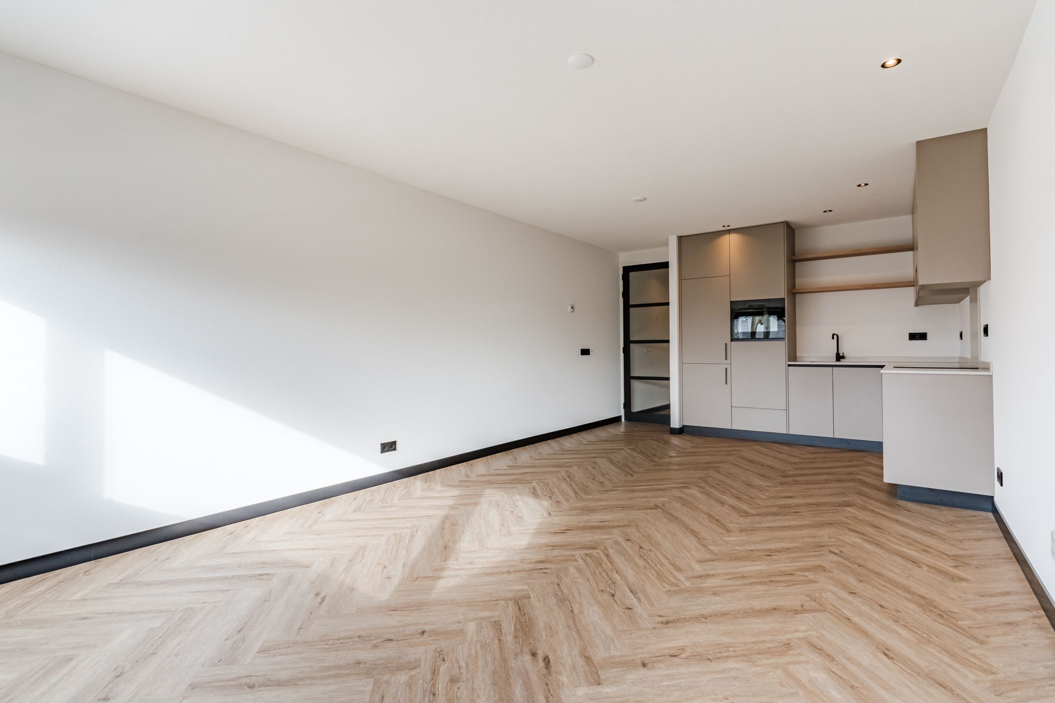 Photo 9 of Willibrorduslaan 10-E