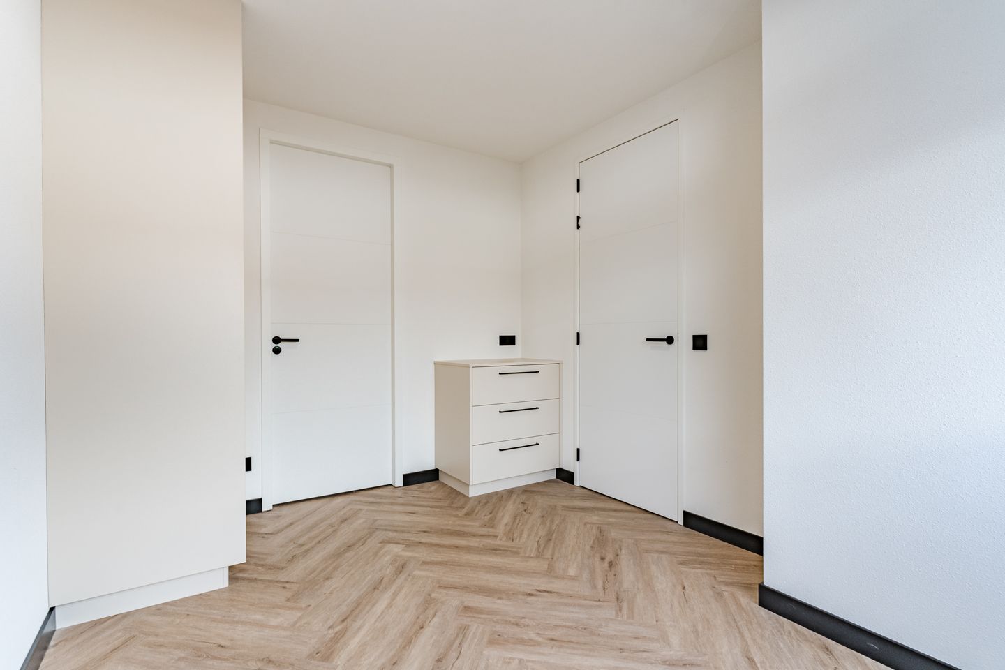 Photo 14 of Willibrorduslaan 10-E