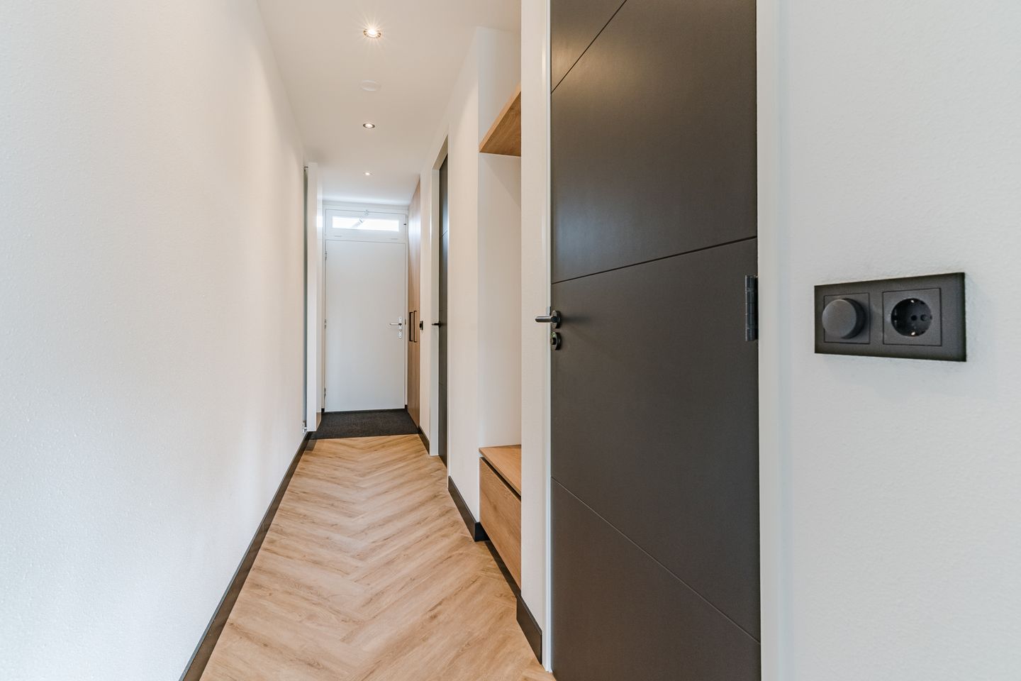 Photo 4 of Willibrorduslaan 10-E