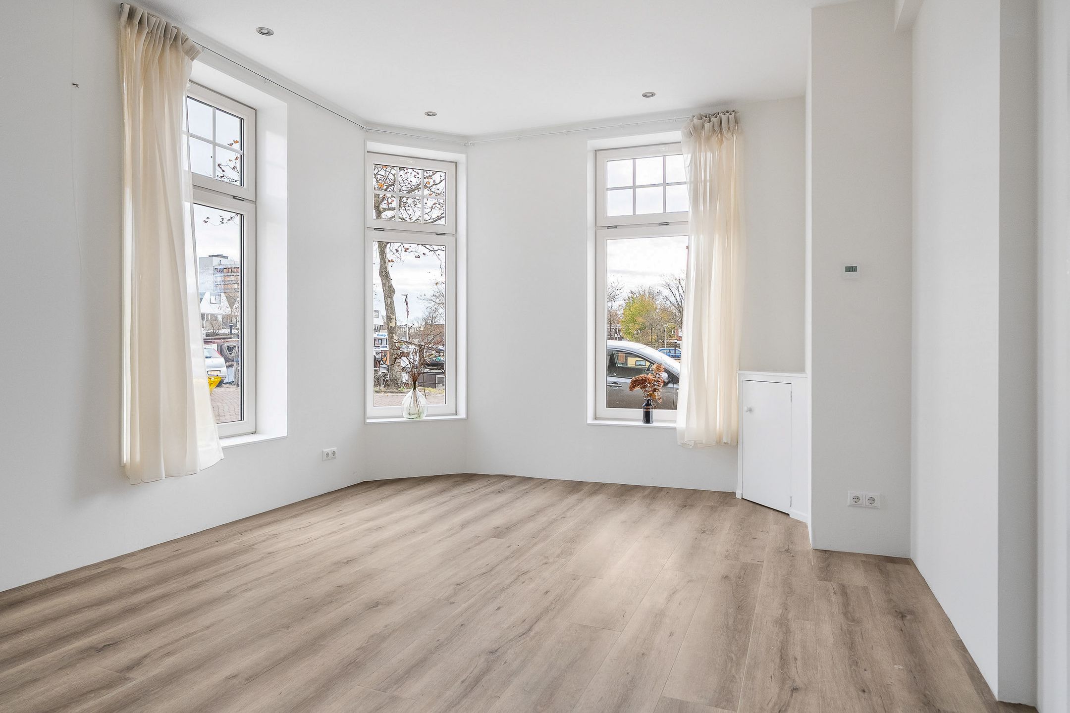 Photo 3 of Emmakade 147