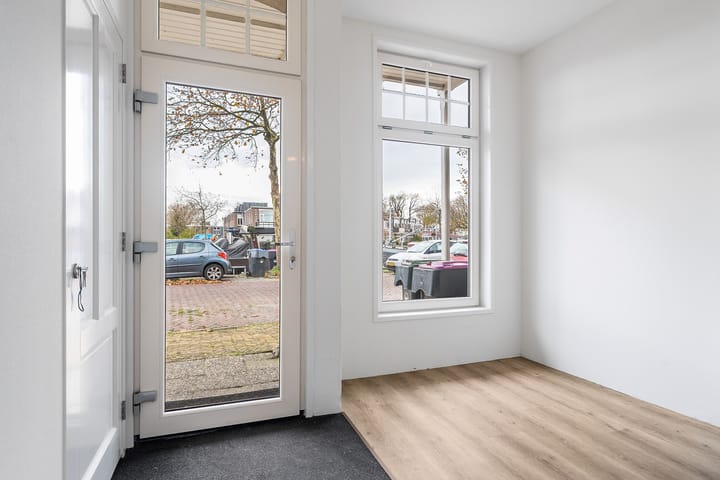 Photo 4 of Emmakade 147