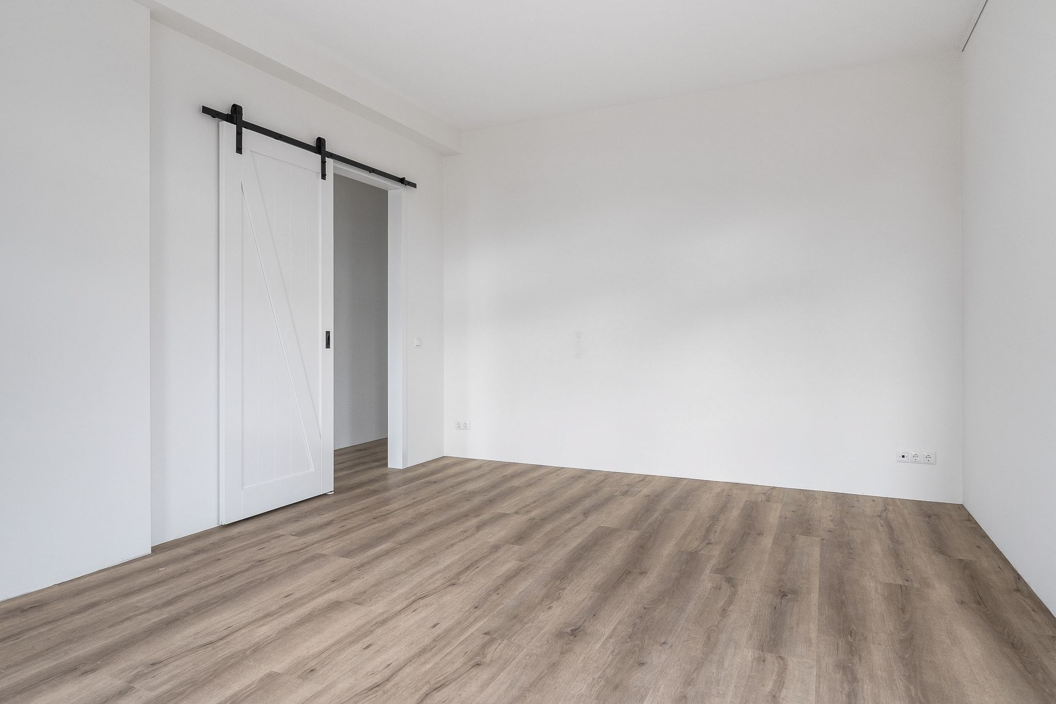 Photo 9 of Emmakade 147