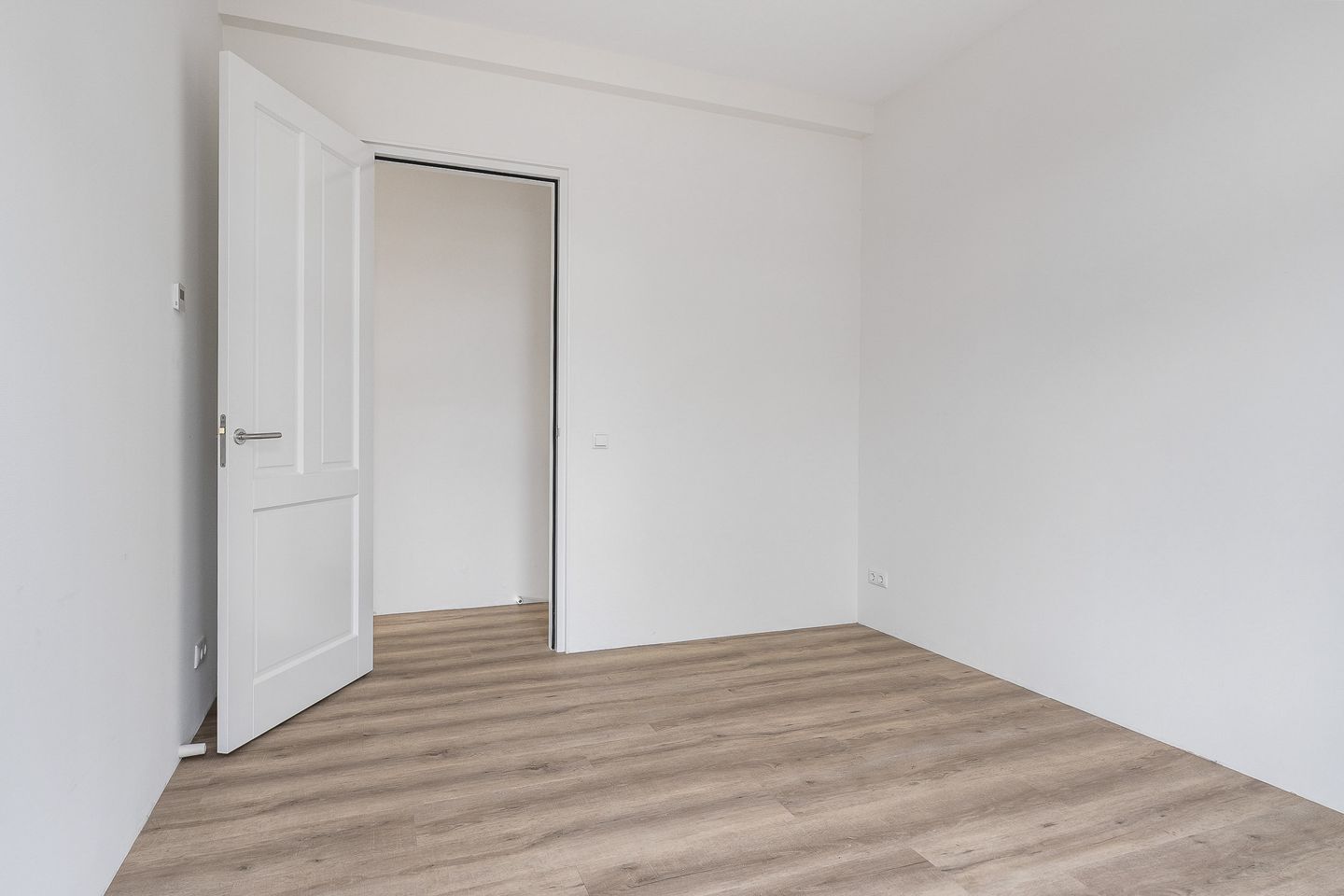 Photo 14 of Emmakade 147