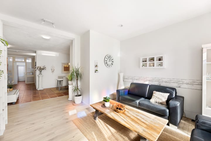 Photo 2 of Aagje Dekenstraat 77