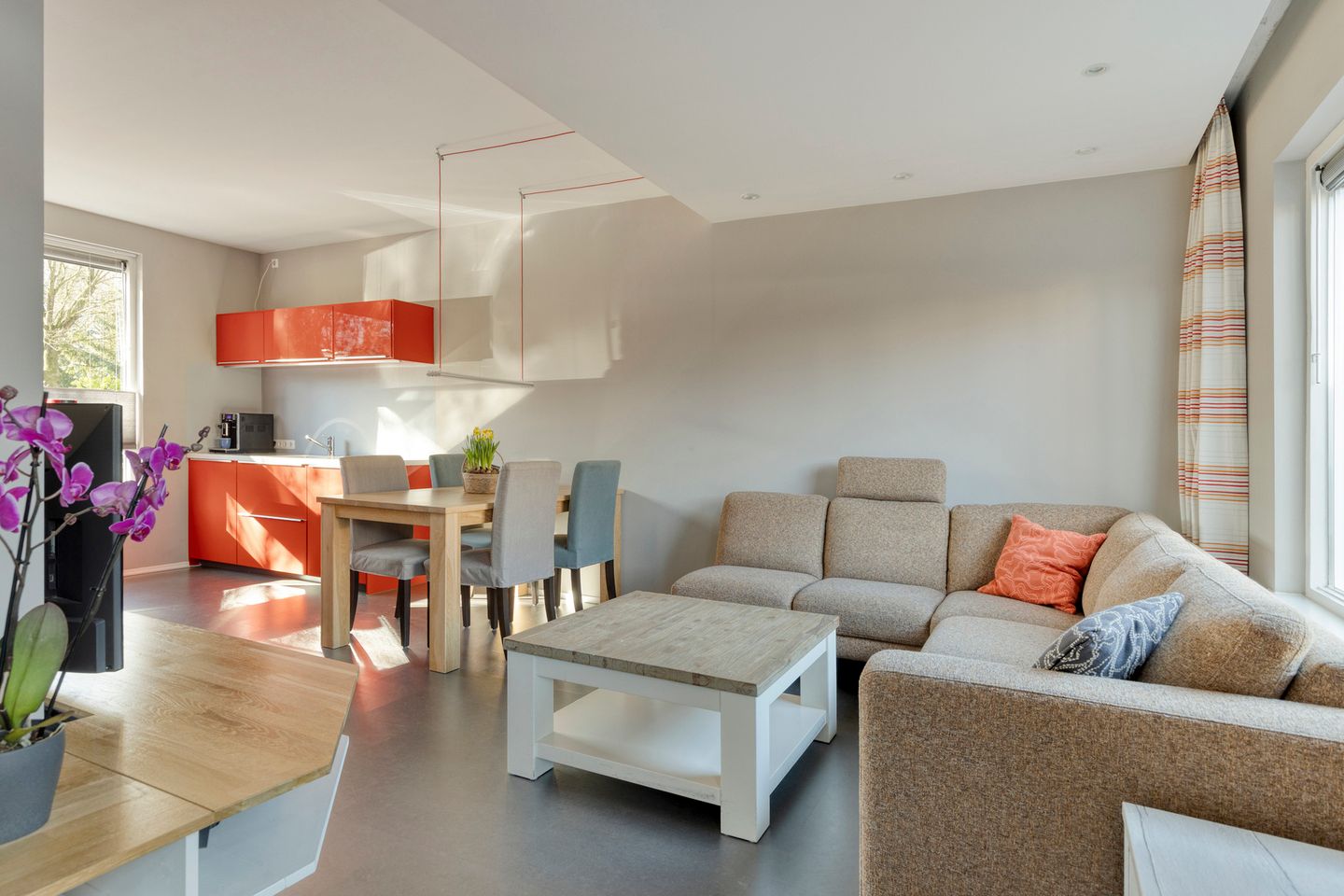 Foto 10 van Locatellistraat 30