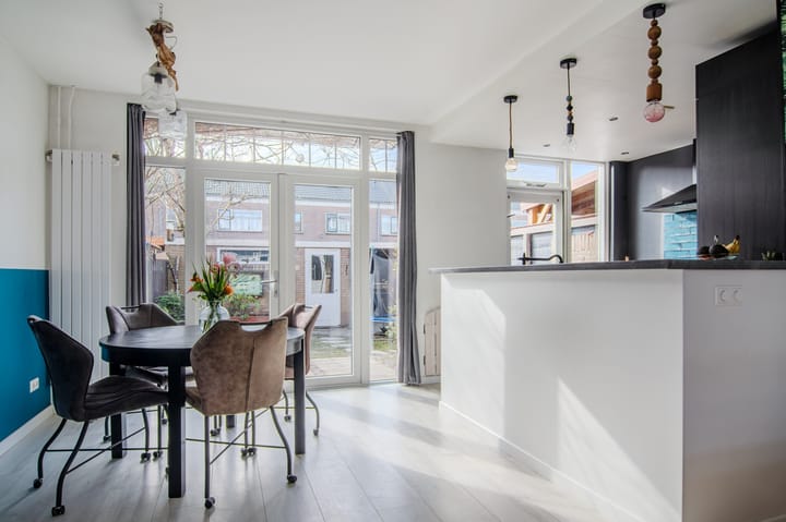 Photo 3 of De Ruyterweg 6