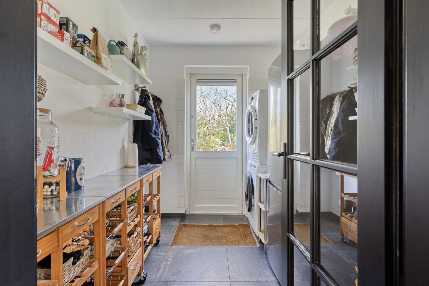 Photo 20 of Alexander Verhuellstraat 2