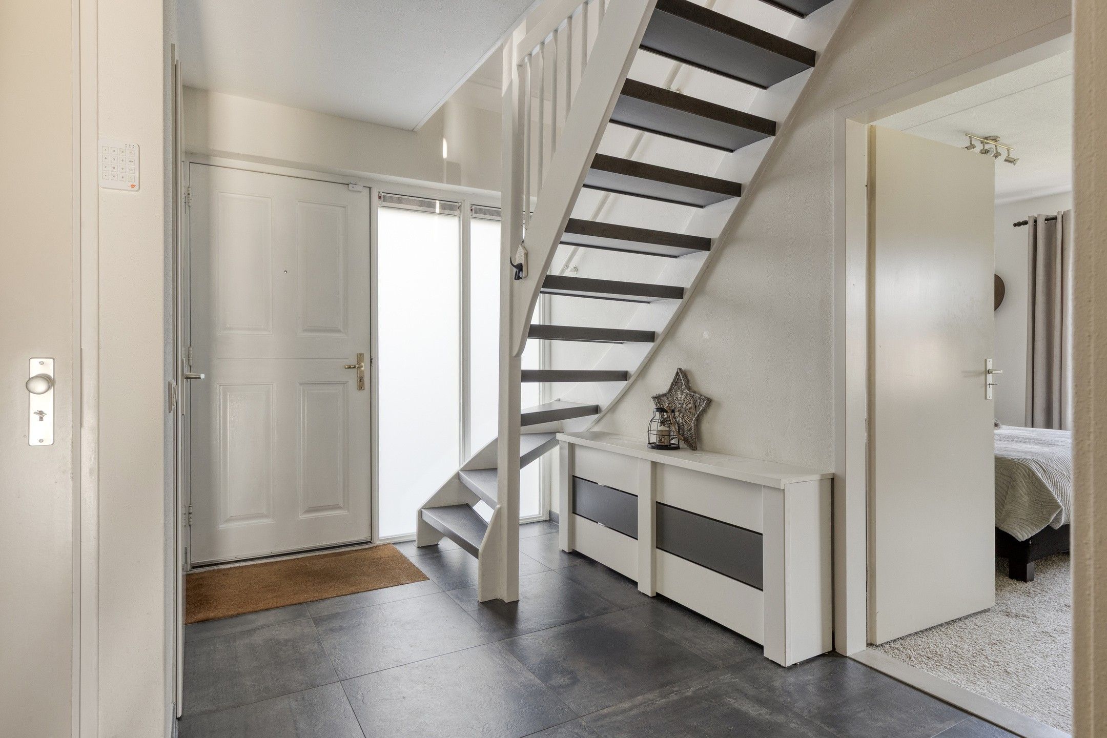 Photo 21 of Alexander Verhuellstraat 2